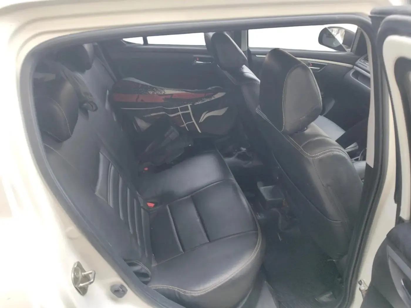 2017 Maruti Swift VDI, Diesel, Manual, 1,19,921 km, interior