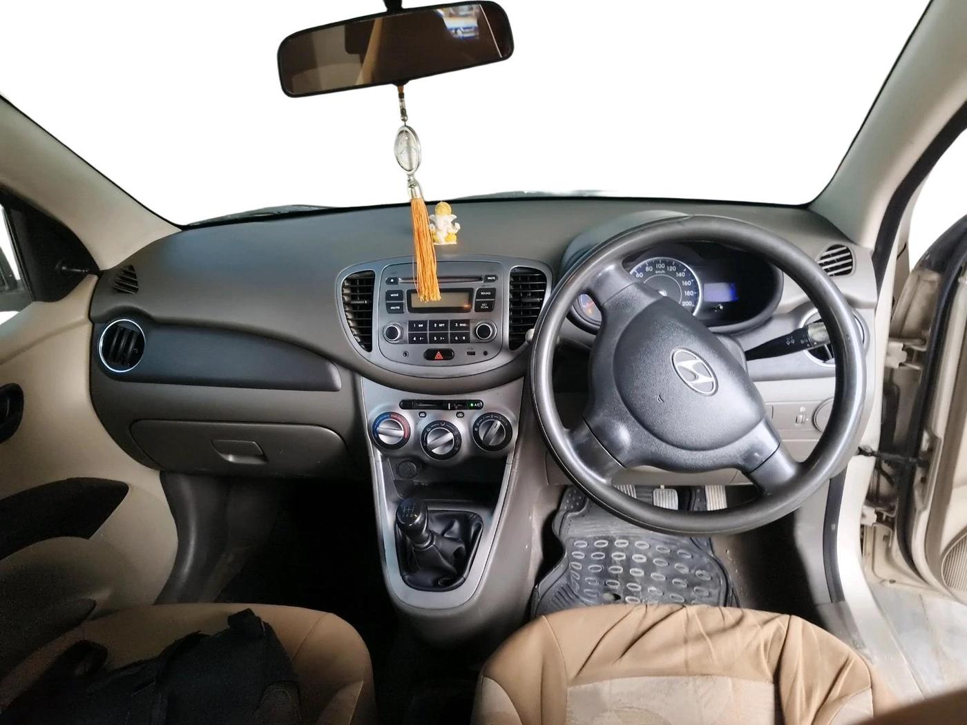 2012 Hyundai i10 ERA 1.1, Petrol, Manual, 1,33,983 km, interior