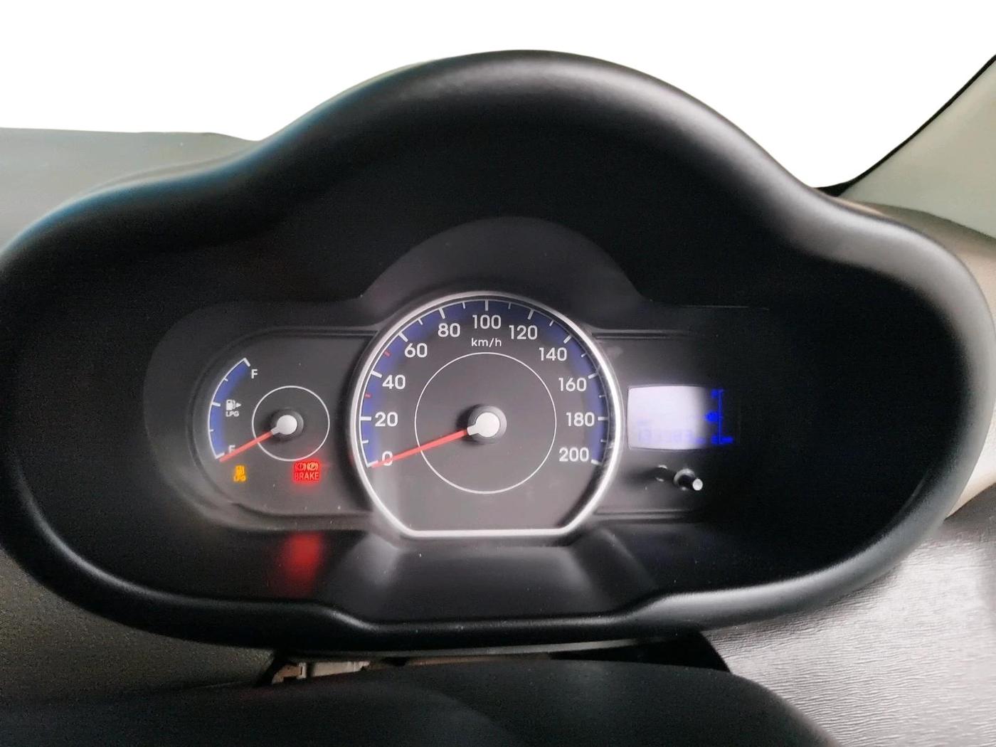2012 Hyundai i10 ERA 1.1, Petrol, Manual, 1,33,983 km, interior