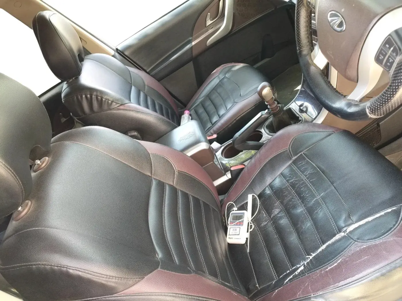 2014 Mahindra XUV500 W6, Diesel, Manual, 1,29,348 km, interior