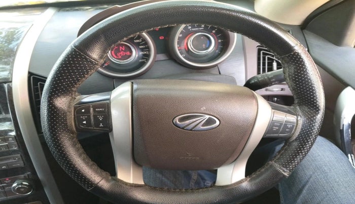 2014 Mahindra XUV500 W6, Diesel, Manual, 1,29,348 km, interior
