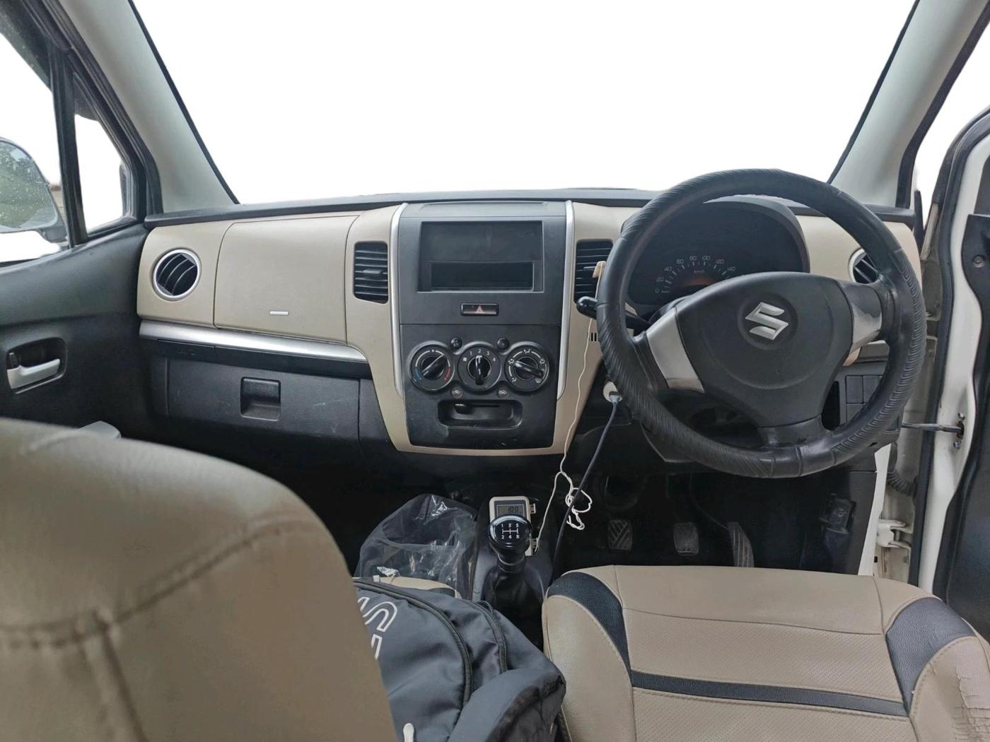 2018 Maruti Wagon R 1.0 LXI CNG, CNG, Manual, 85,139 km, interior