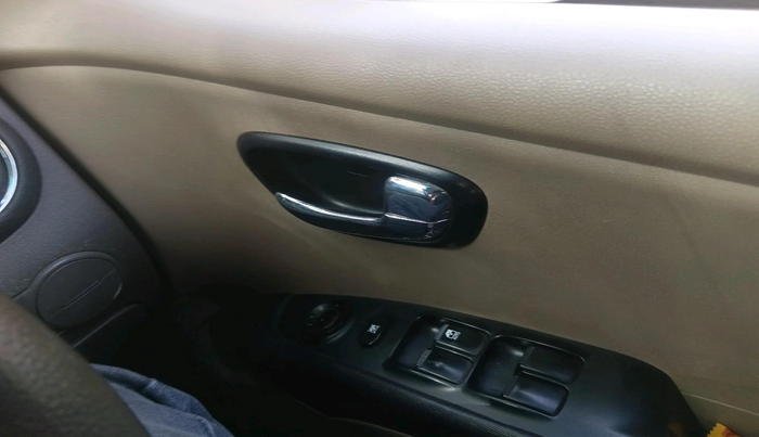 2012 Hyundai i10 MAGNA 1.2, Petrol, Manual, 1,23,127 km, interior