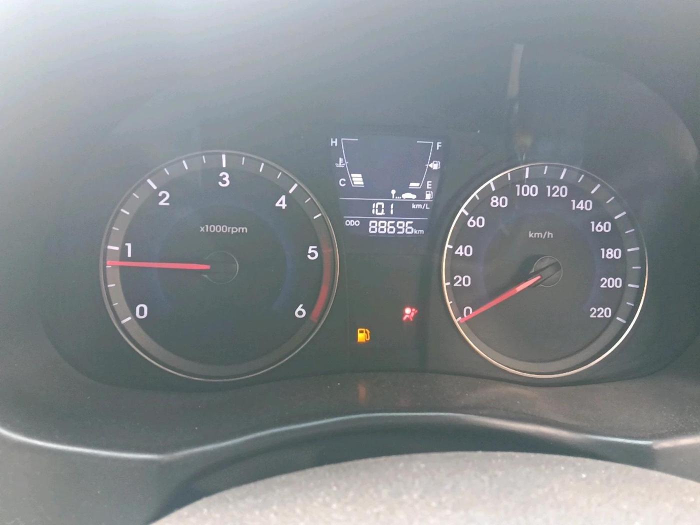 2014 Hyundai Verna FLUIDIC 1.6 CRDI SX, Diesel, Manual, 89,000 km, interior