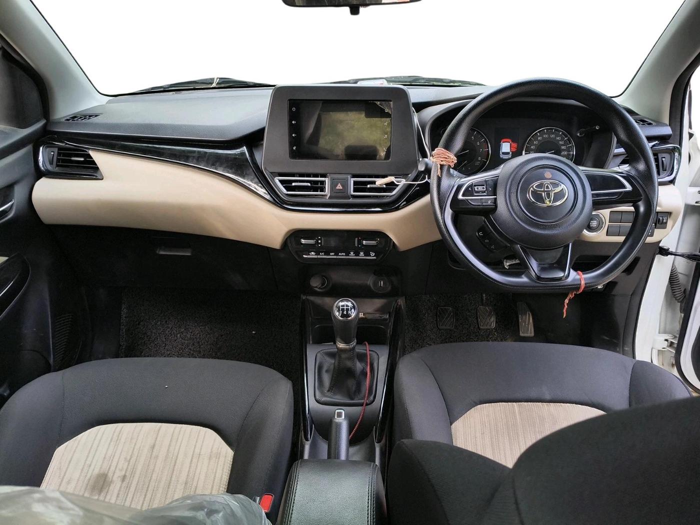 2025 Toyota Glanza G, Petrol, Manual, 18,073 km, interior