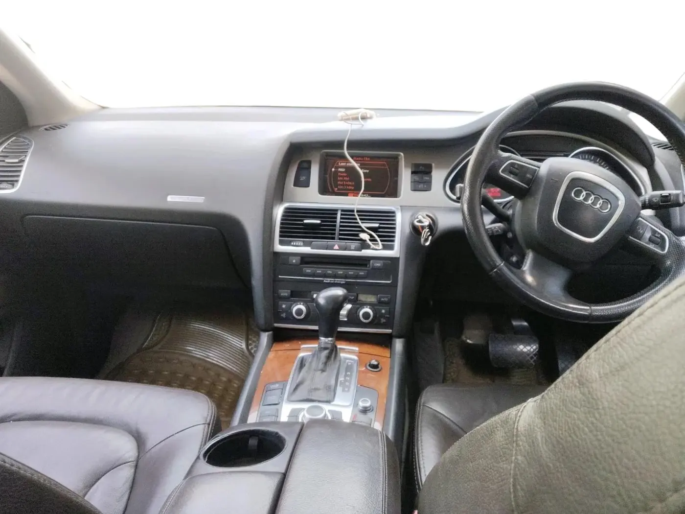 2009 Audi Q7 3.0 TDI QUATTRO, Diesel, Automatic, 98,791 km, interior