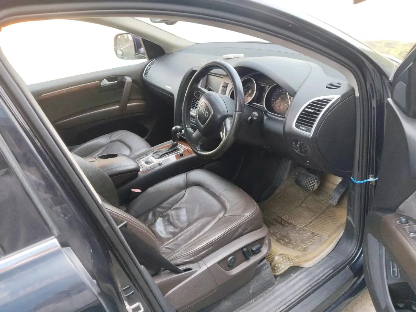 2009 Audi Q7 3.0 TDI QUATTRO, Diesel, Automatic, 98,791 km, interior