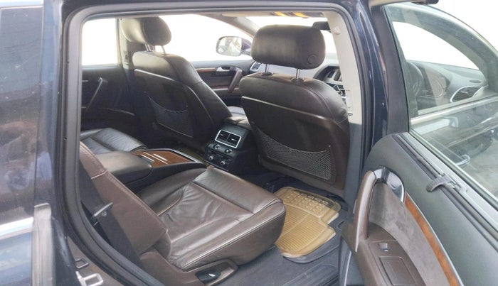 2009 Audi Q7 3.0 TDI QUATTRO, Diesel, Automatic, 98,791 km, interior