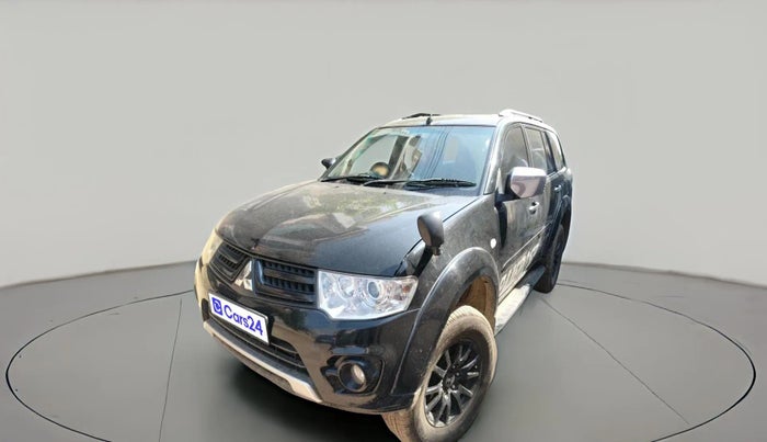 2013 Mitsubishi Pajero Sport 2.5 MT 4X4, Diesel, Manual, 1,32,831 km, exterior