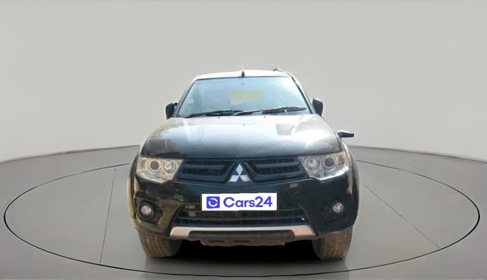 2013 Mitsubishi Pajero Sport 2.5 MT 4X4, Diesel, Manual, 1,32,831 km, exterior