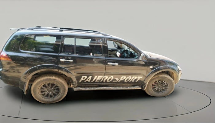 2013 Mitsubishi Pajero Sport 2.5 MT 4X4, Diesel, Manual, 1,32,831 km, exterior