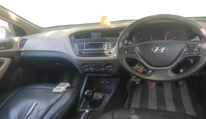 2015 Hyundai Elite i20 MAGNA 1.2, Petrol, Manual, 1,29,570 km, interior