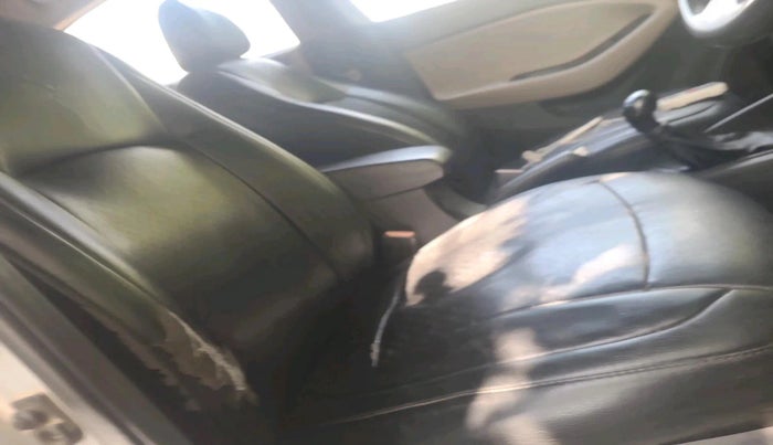 2015 Hyundai Elite i20 MAGNA 1.2, Petrol, Manual, 1,29,570 km, interior