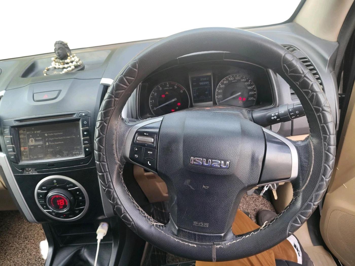 2018 ISUZU D-Max V Cross 4*4 MT, Diesel, Manual, 99,345 km, interior