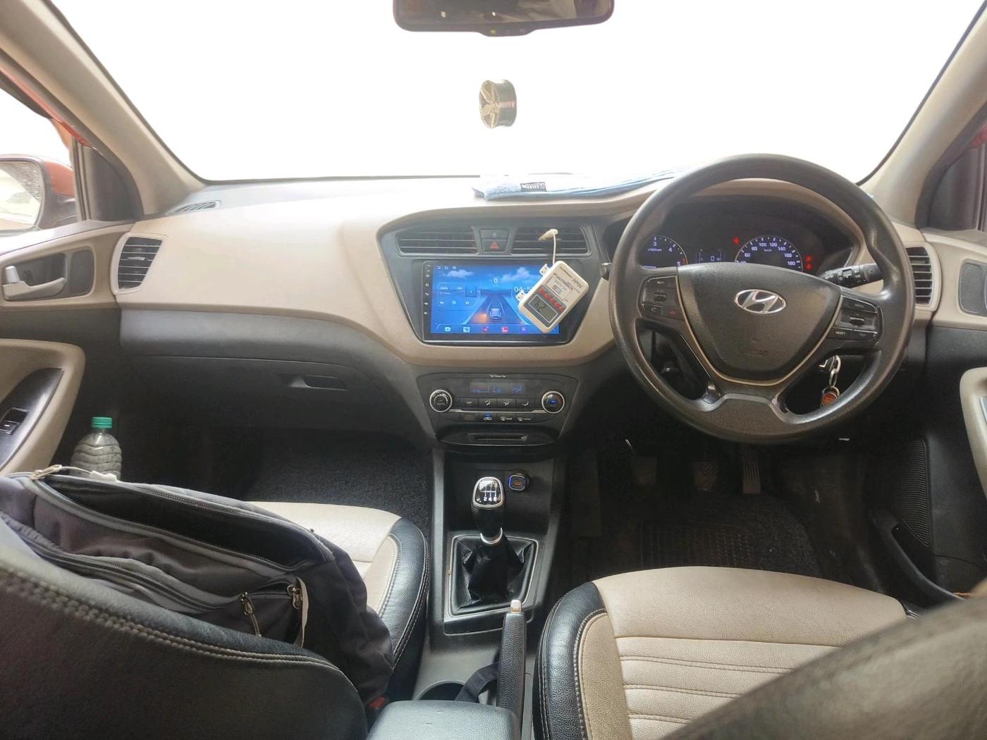 2015 Hyundai Elite i20 SPORTZ 1.4 CRDI, Diesel, Manual, 1,15,892 km, interior