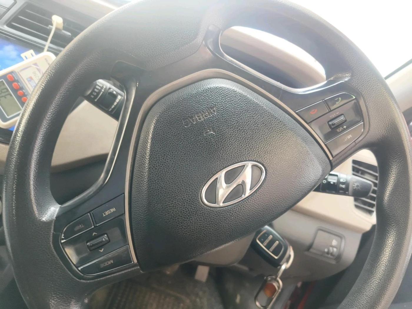 2015 Hyundai Elite i20 SPORTZ 1.4 CRDI, Diesel, Manual, 1,15,892 km, interior