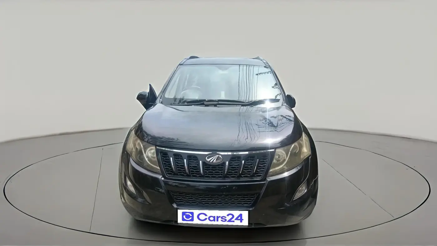 2017 Mahindra XUV500 W6 AT, Diesel, Automatic, 1,13,259 km, exterior