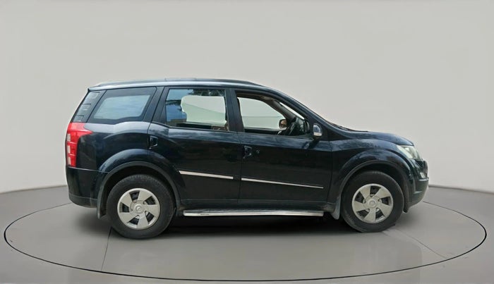 2017 Mahindra XUV500 W6 AT, Diesel, Automatic, 1,13,259 km, exterior