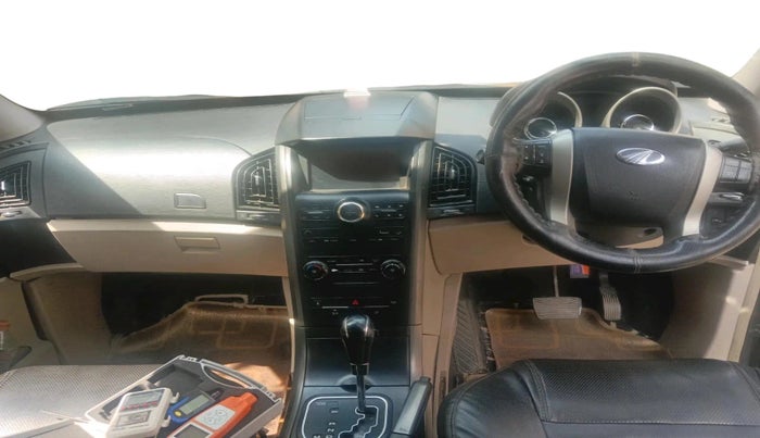 2017 Mahindra XUV500 W6 AT, Diesel, Automatic, 1,13,259 km, interior