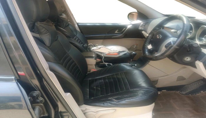 2017 Mahindra XUV500 W6 AT, Diesel, Automatic, 1,13,259 km, interior