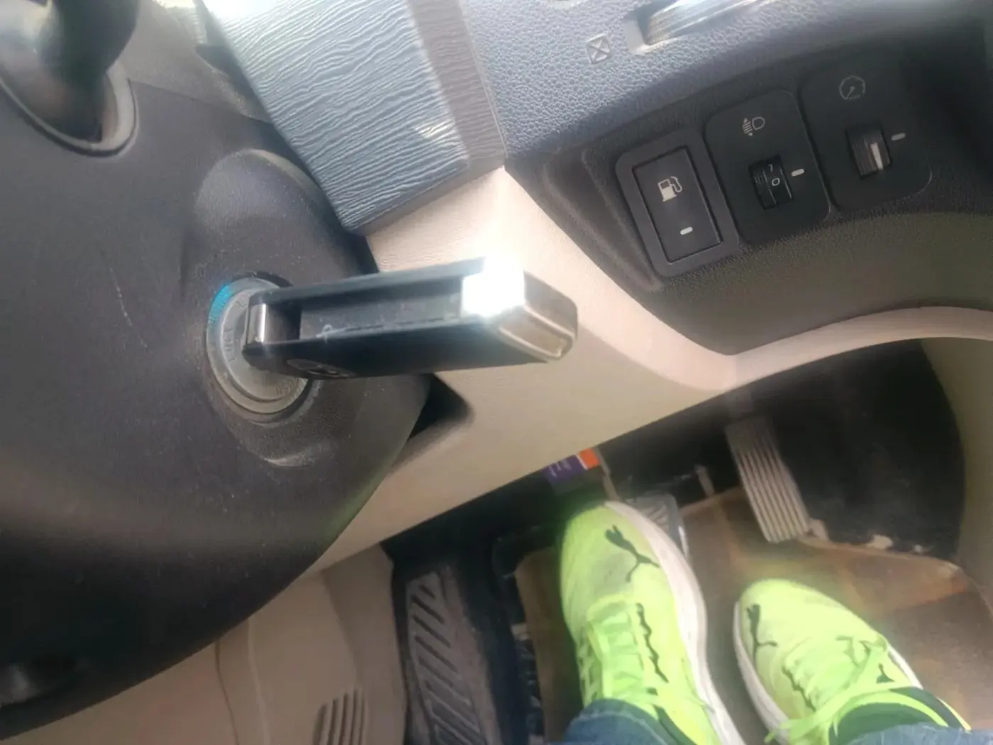 2017 Mahindra XUV500 W6 AT, Diesel, Automatic, 1,13,259 km, interior