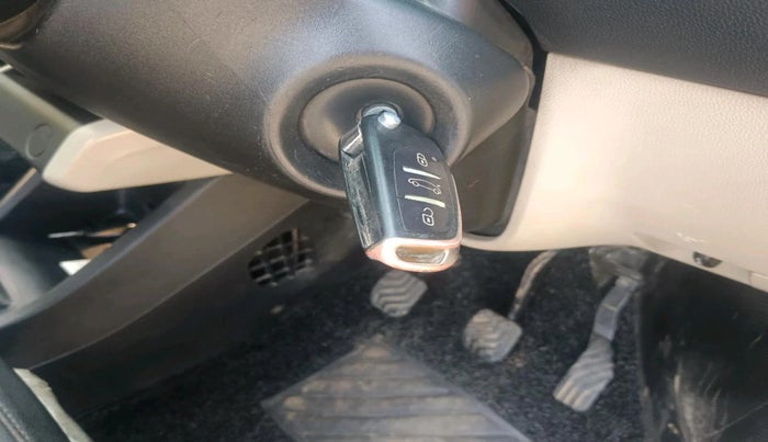 2020 Renault TRIBER RXE MT, Petrol, Manual, 58,458 km, interior