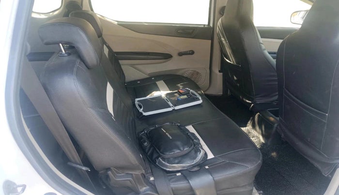 2020 Renault TRIBER RXE MT, Petrol, Manual, 58,458 km, interior