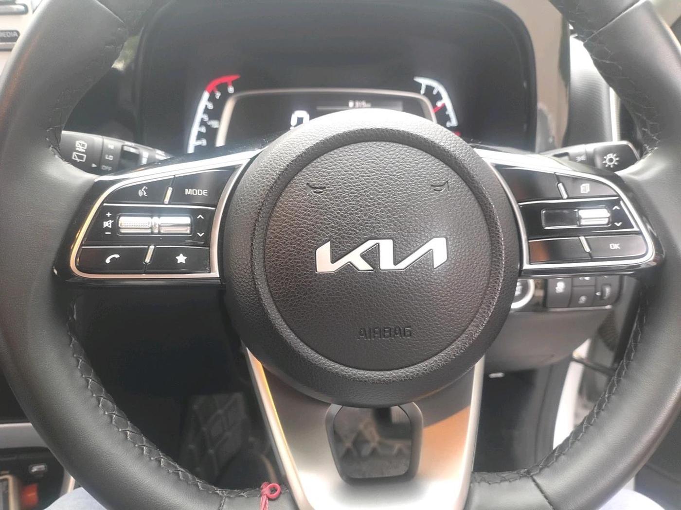 2024 KIA SONET Gravity 1.2 Petrol MT, Petrol, Manual, 9,500 km, interior