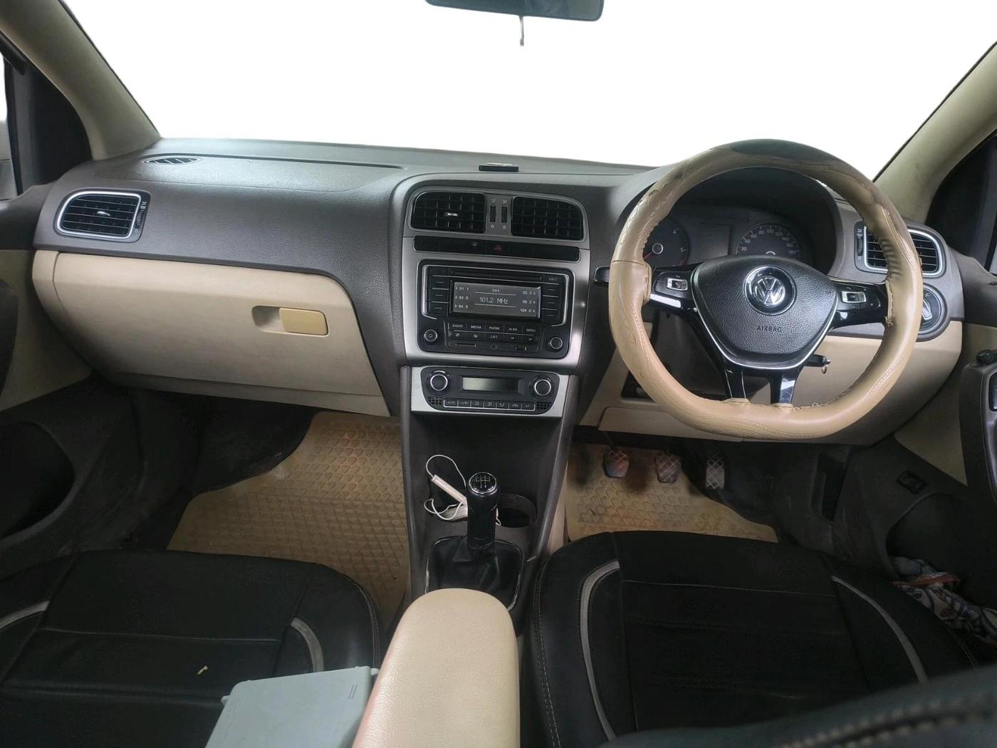 2015 Volkswagen Vento HIGHLINE DIESEL 1.5, Diesel, Manual, 1,66,801 km, interior
