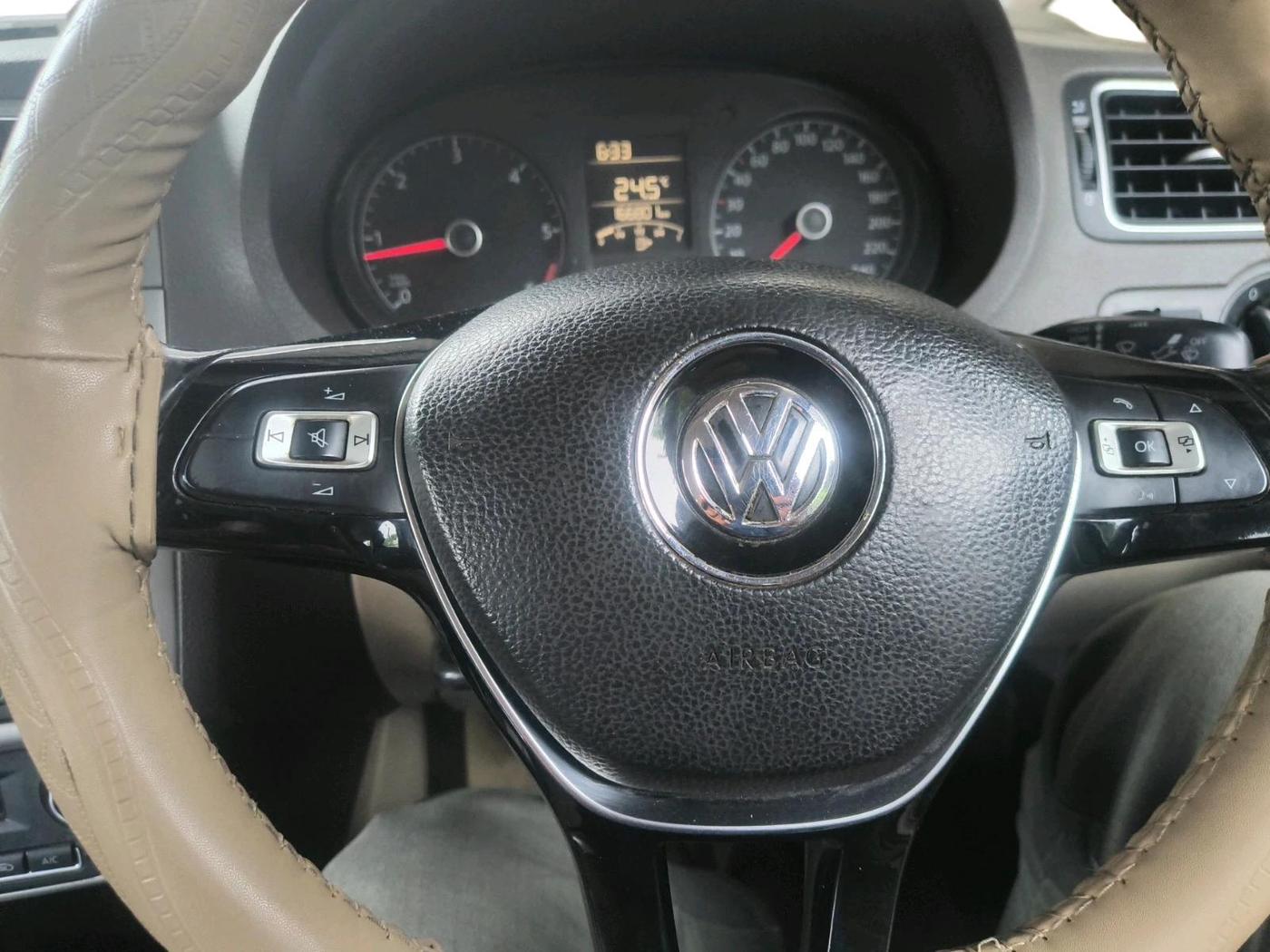 2015 Volkswagen Vento HIGHLINE DIESEL 1.5, Diesel, Manual, 1,66,801 km, interior