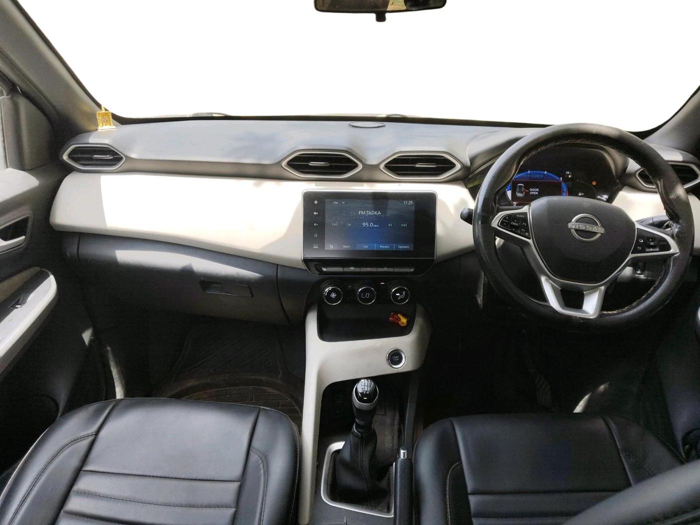 2023 Nissan MAGNITE XV MT, Petrol, Manual, 62,251 km, interior