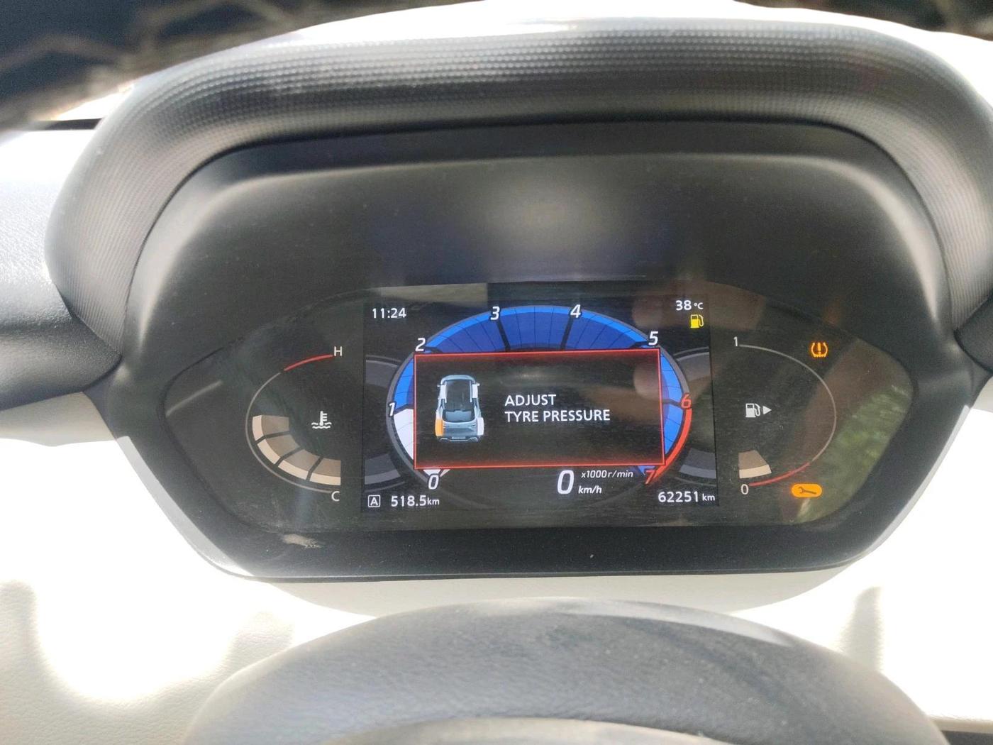 2023 Nissan MAGNITE XV MT, Petrol, Manual, 62,251 km, interior