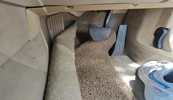 2011 BMW 3 Series 320d, Diesel, Automatic, 1,12,835 km, interior