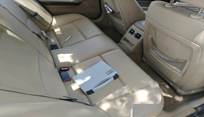 2011 BMW 3 Series 320d, Diesel, Automatic, 1,12,835 km, interior