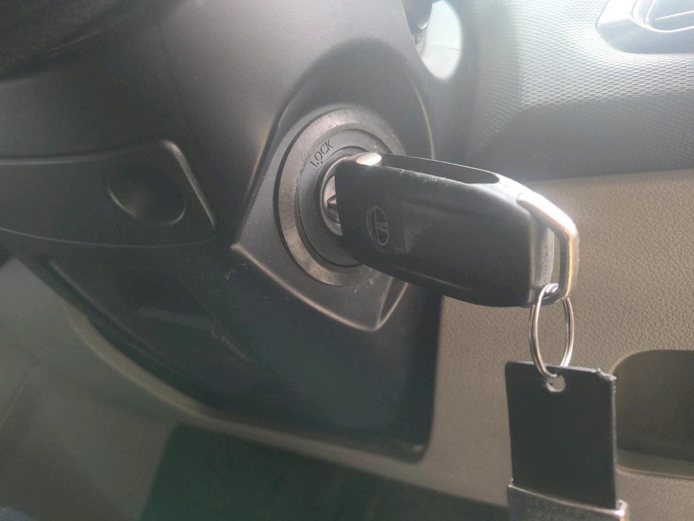 2017 Tata Tiago XT PETROL, Petrol, Manual, 61,169 km, interior