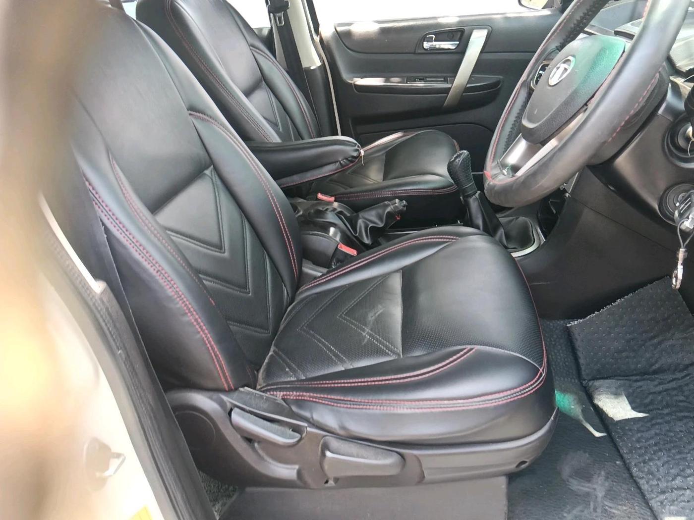 2016 Tata Safari Storme 2.2 EX 4X2, Diesel, Manual, 1,26,135 km, interior