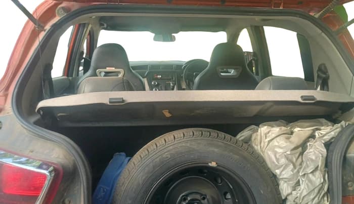 2016 Mahindra Kuv100 K4 PLUS 6 STR, CNG, Manual, 38,869 km, exterior