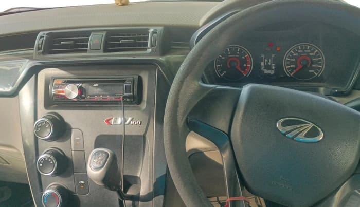 2016 Mahindra Kuv100 K4 PLUS 6 STR, CNG, Manual, 38,869 km, interior