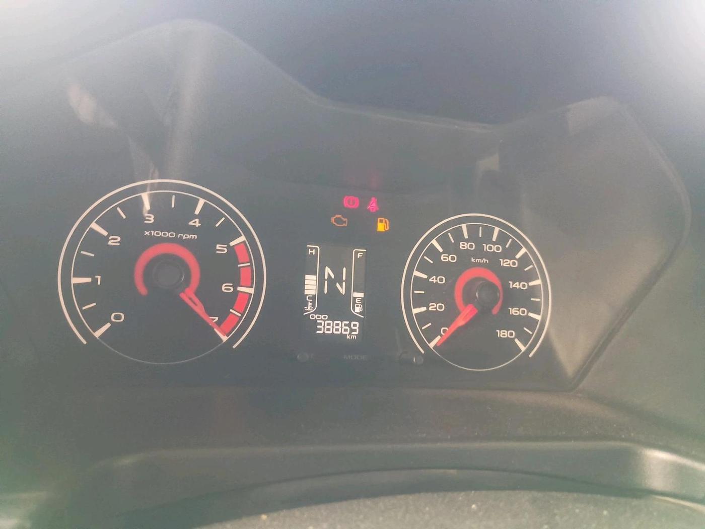 2016 Mahindra Kuv100 K4 PLUS 6 STR, CNG, Manual, 38,869 km, interior