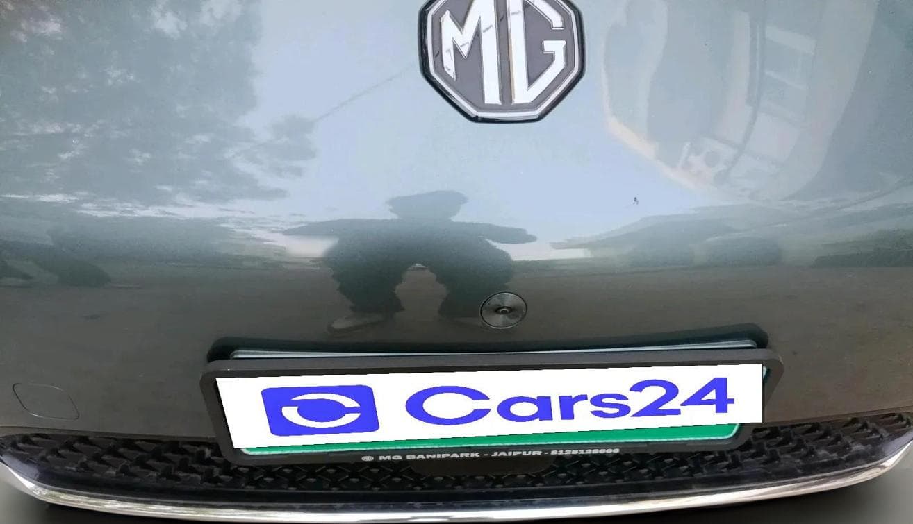 2025 MG Windsor EV Essence, Electric, Automatic, 25,605 km, exterior