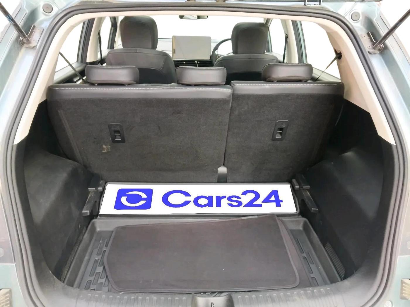 2025 MG Windsor EV Essence, Electric, Automatic, 25,605 km, exterior