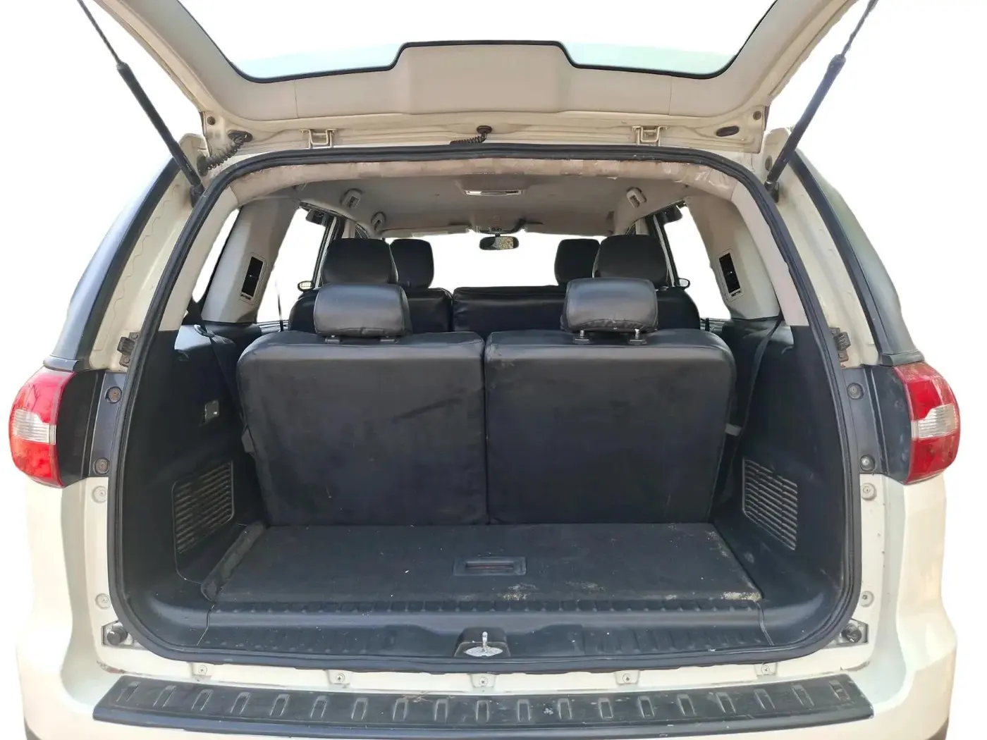 2018 Tata Hexa XE 4X2 7 STR, Diesel, Manual, 68,800 km, exterior