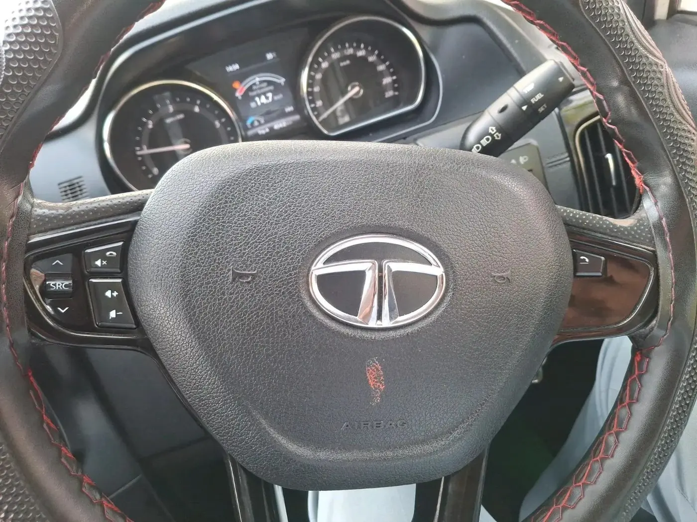 2018 Tata Hexa XE 4X2 7 STR, Diesel, Manual, 68,800 km, interior