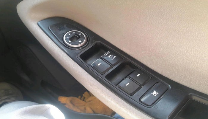 2017 Hyundai Elite i20 MAGNA EXECUTIVE 1.2, Petrol, Manual, 1,23,467 km, interior