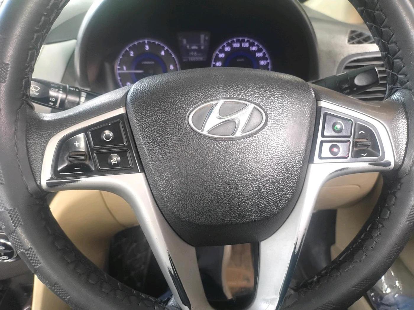 2013 Hyundai Verna FLUIDIC 1.6 CRDI SX, Diesel, Manual, 1,59,308 km, interior