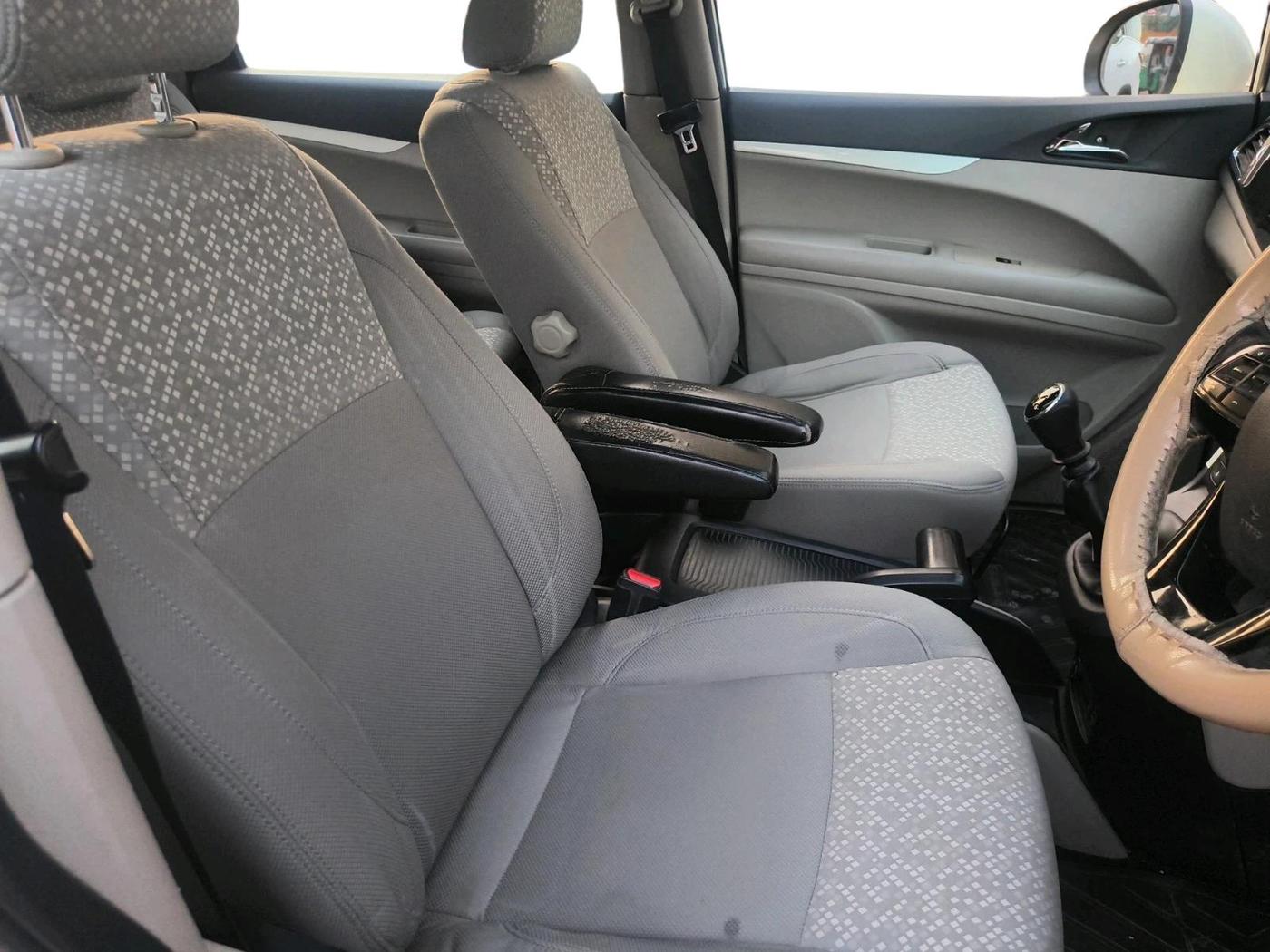 2018 Mahindra MARAZZO M6 8 STR, Diesel, Manual, 1,35,156 km, interior