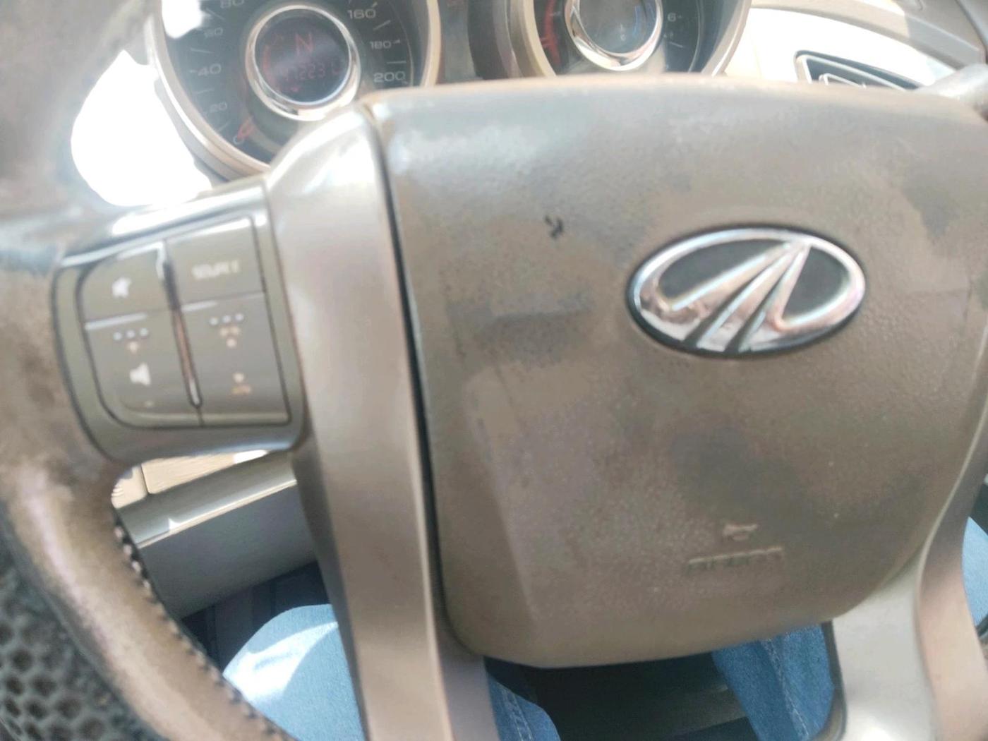 2012 Mahindra XUV500 W8, Diesel, Manual, 4,72,237 km, interior