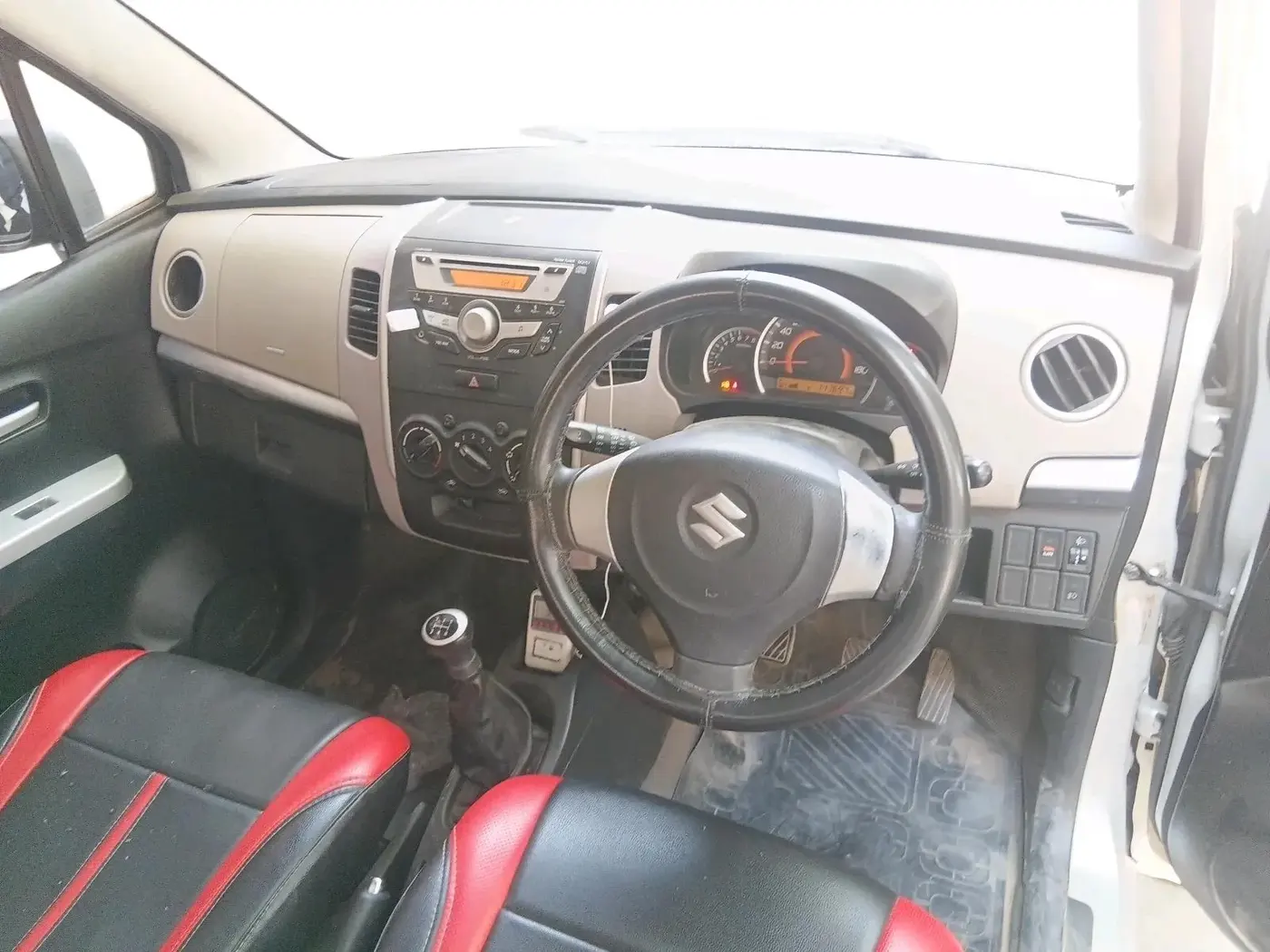 2013 Maruti Wagon R 1.0 VXI, Petrol, Manual, 1,17,697 km, interior