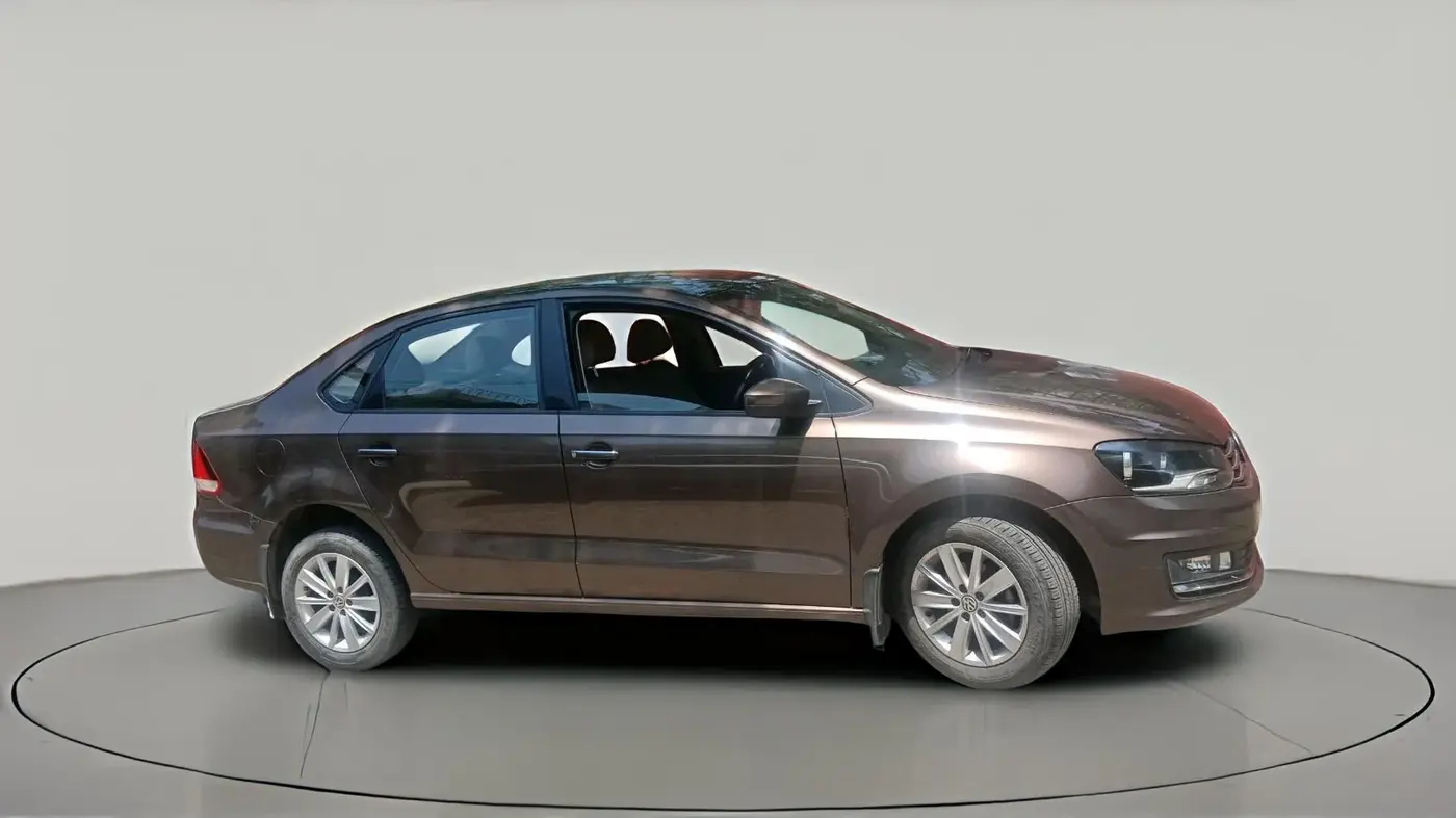 2015 Volkswagen Vento HIGHLINE 1.6 MPI, Petrol, Manual, 52,721 km, exterior