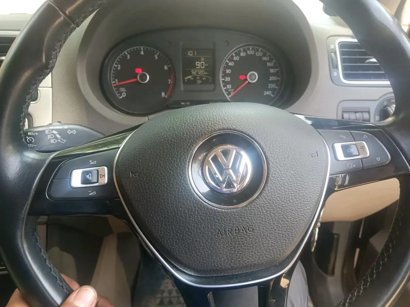 2015 Volkswagen Vento HIGHLINE 1.6 MPI, Petrol, Manual, 52,721 km, interior